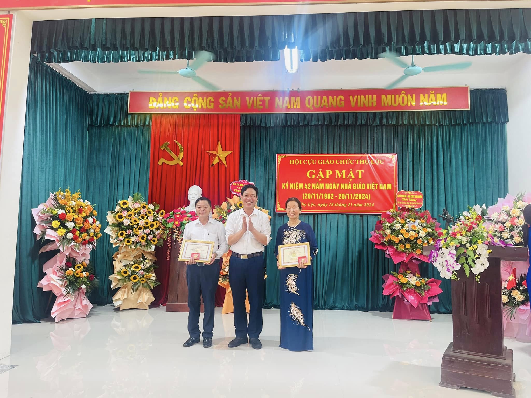 HỘI CỰU GIÁO CHỨC XÃ THỌ LỘC TỔ CHỨC LỄ KỶ NIỆM NHÂN NGÀY NHÀ GIÁO VIỆT NAM